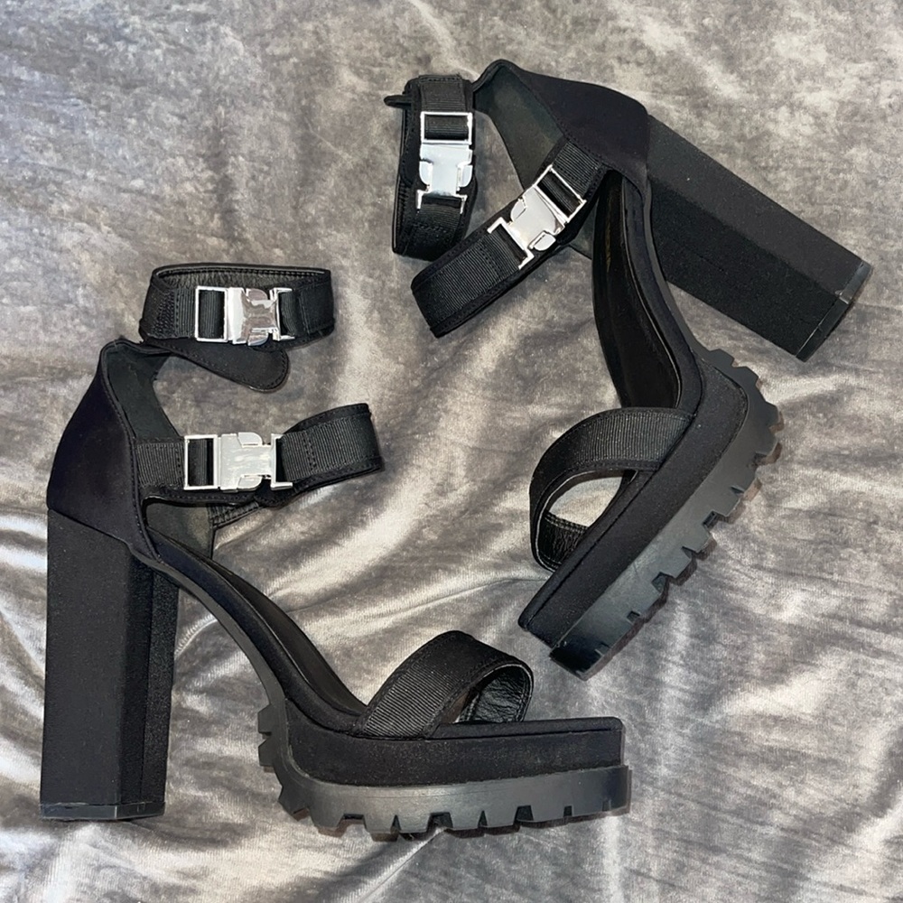 Fashion Nova Black ‘Long Gone’ Heeled Sandals! Double Buckle Platform Heels